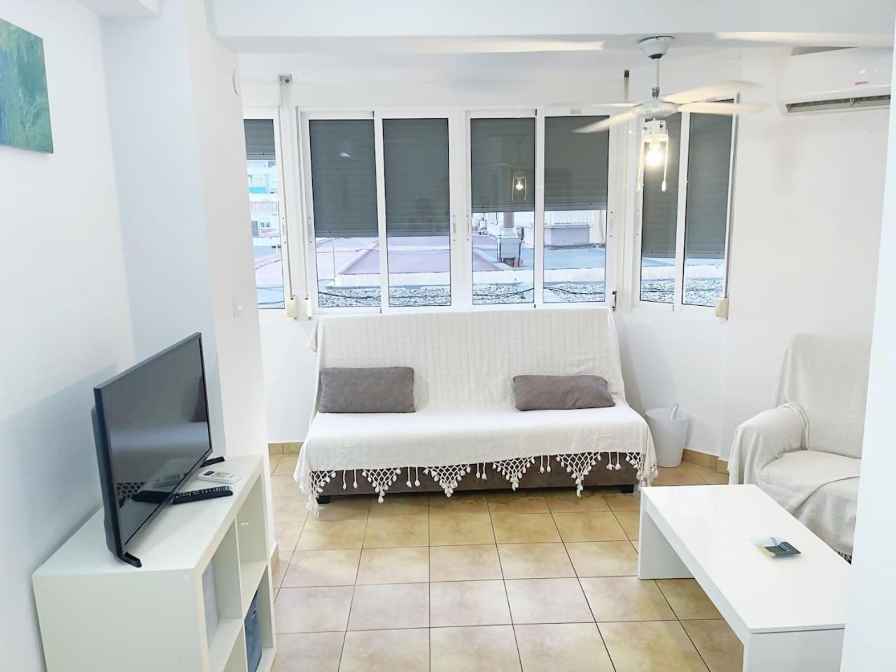 Apartamento Centrico Plazamar 4 Piscina Torre Del Mar Kültér fotó